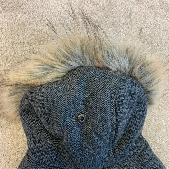 Cozy Charcoal Dog Jacket with Faux Fur Trim - Picture 4 of 12